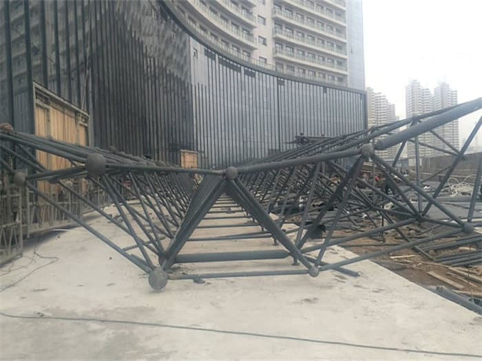 许昌万豪酒店雨棚网架